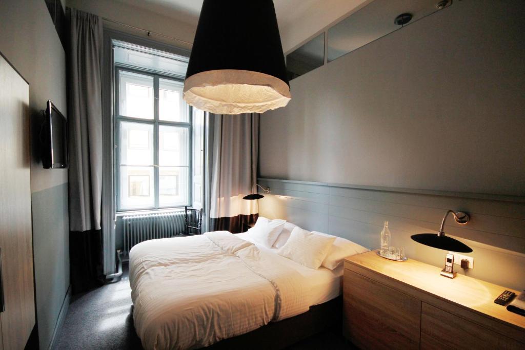 Saint Shermin Bed Breakfast & Champagne Виена Екстериор снимка